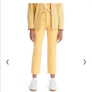 NWOT Levi bright yellow skinny jeans